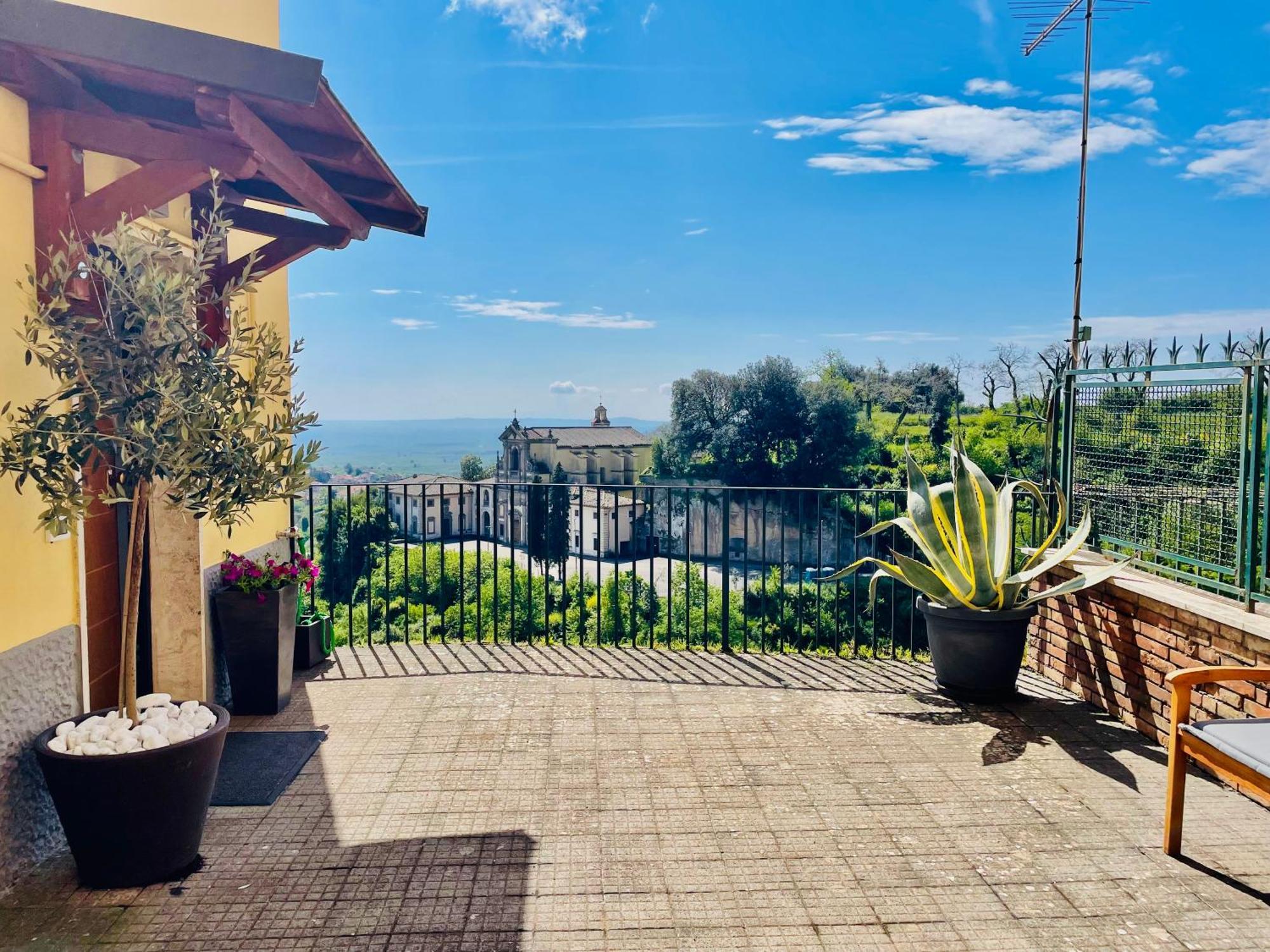 Casa Checca Appartamenti Per Vacanze Caprarola Exterior foto